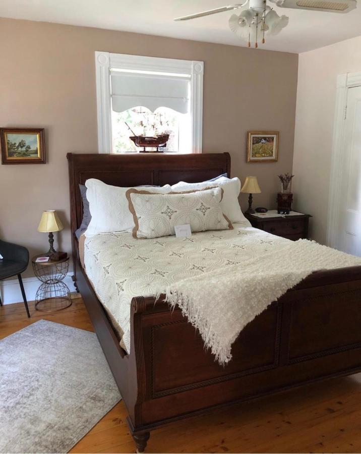 Toba'S Bed & Breakfast Луненбург Екстериор снимка