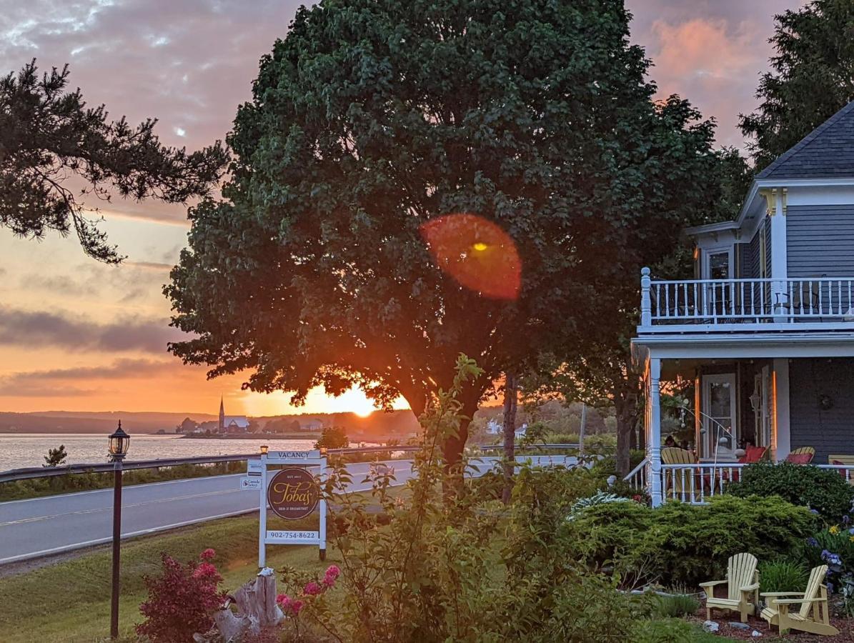 Toba'S Bed & Breakfast Луненбург Екстериор снимка